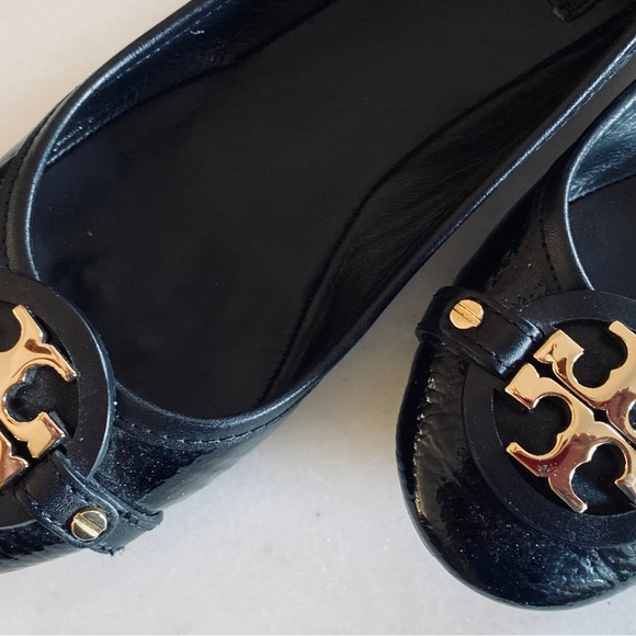 Black/Gold Tumbled Patent Tory Burch ballet flats in very good condition size 8. - Picture 3 of 7